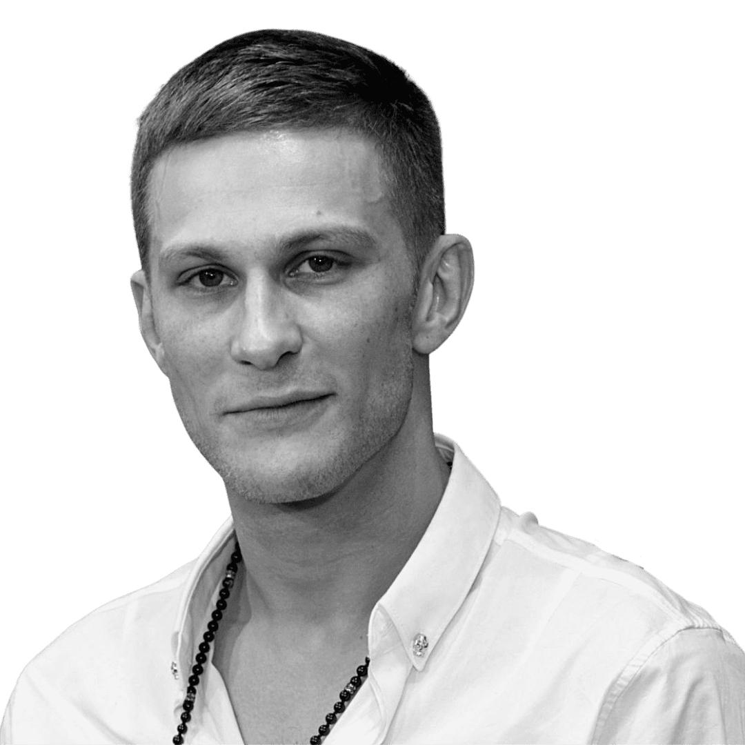 Сертификат для двух гостей в театр им. Чехова и встреча с актёром Павлом Чинарёвым.