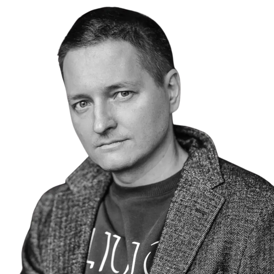 Евгений Ларионов