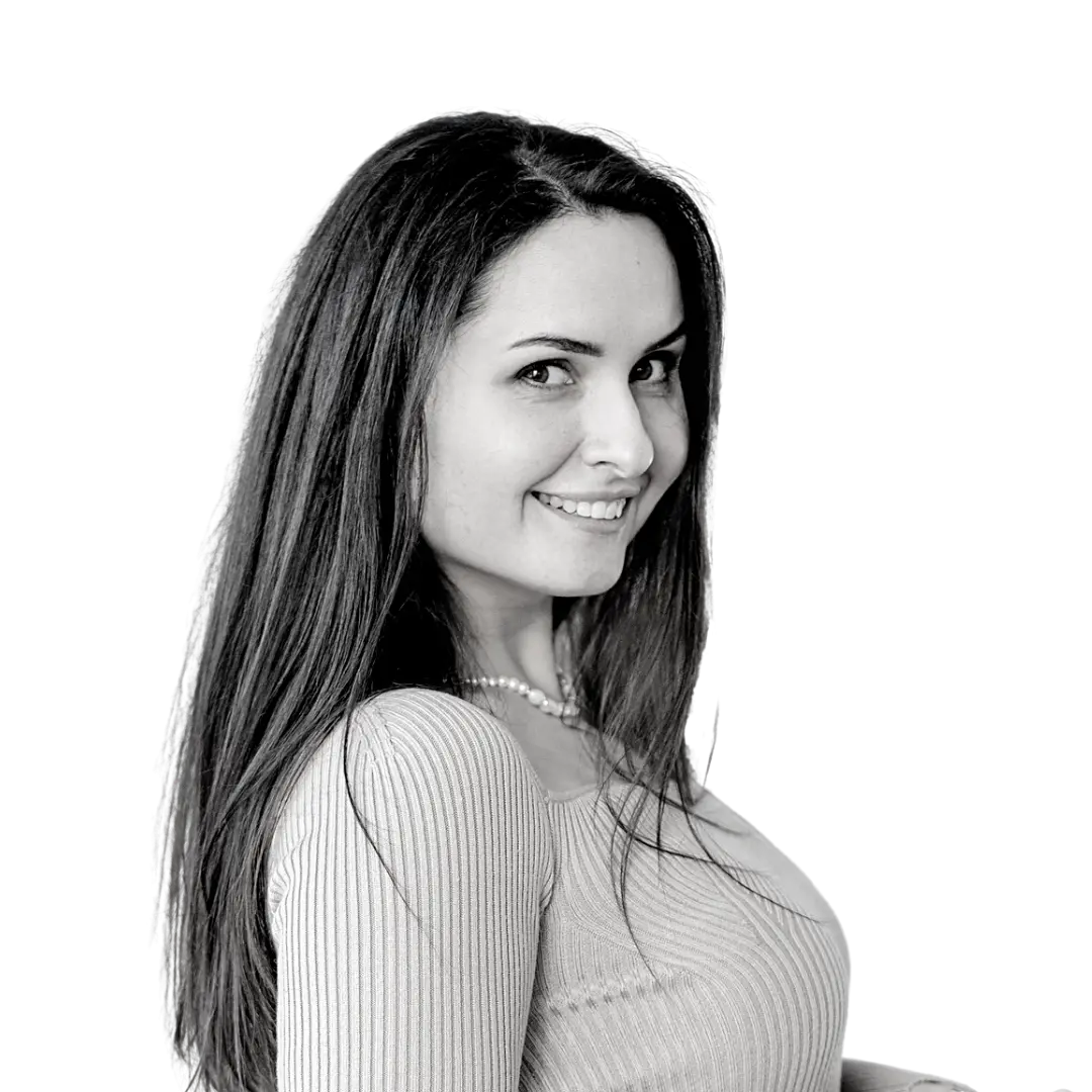 Тина Петровская, практикующий врач-терапевт клиники Чайка , организатор здравоохранения, соавтор и спикер курса для врачей «Эффективная практика онлайн-консультирования» (обучила уже более 400 врачей).