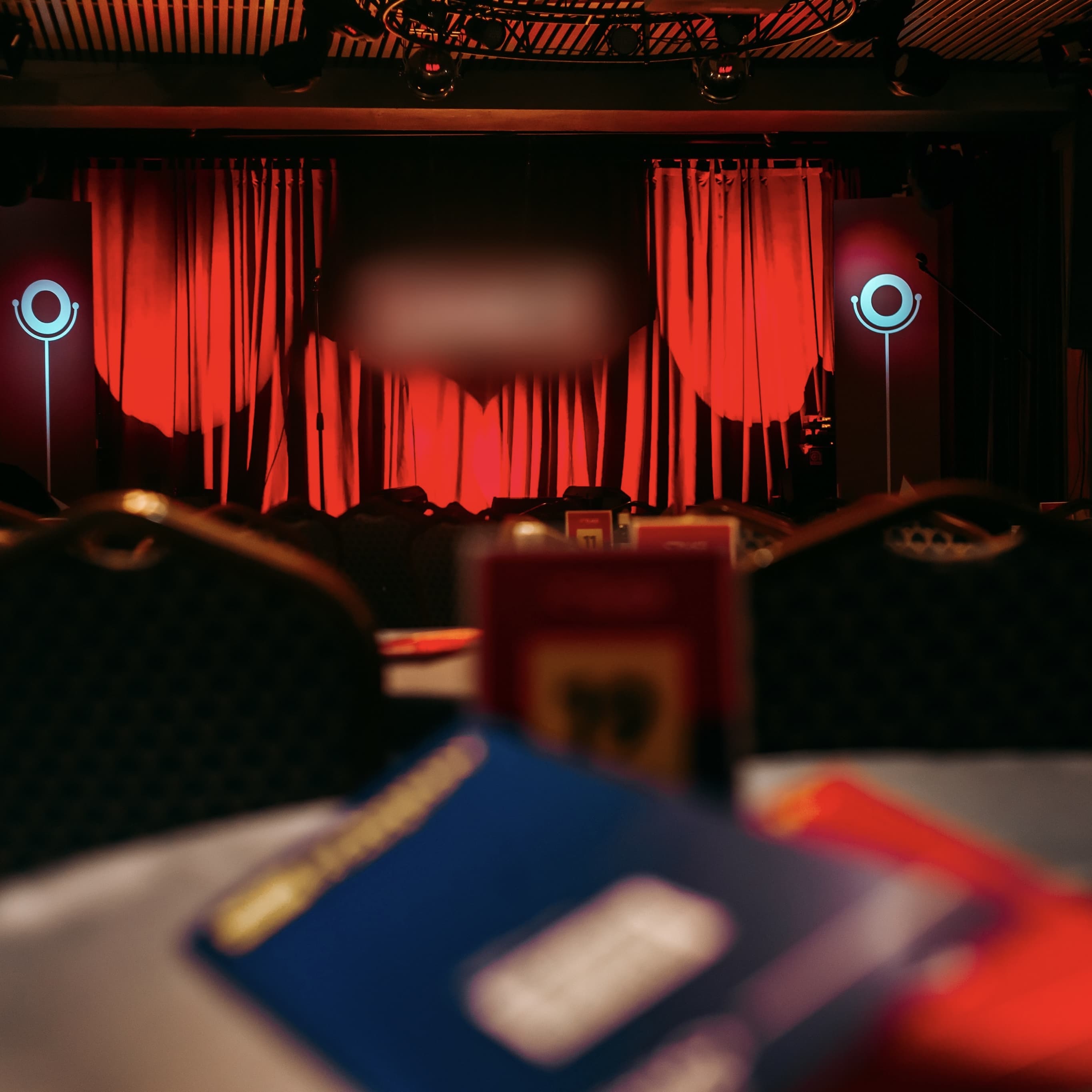 Приглашение на закрытую съемку программы Comedy Club 8 апреля на два лица в Барвиха Luxury Village.