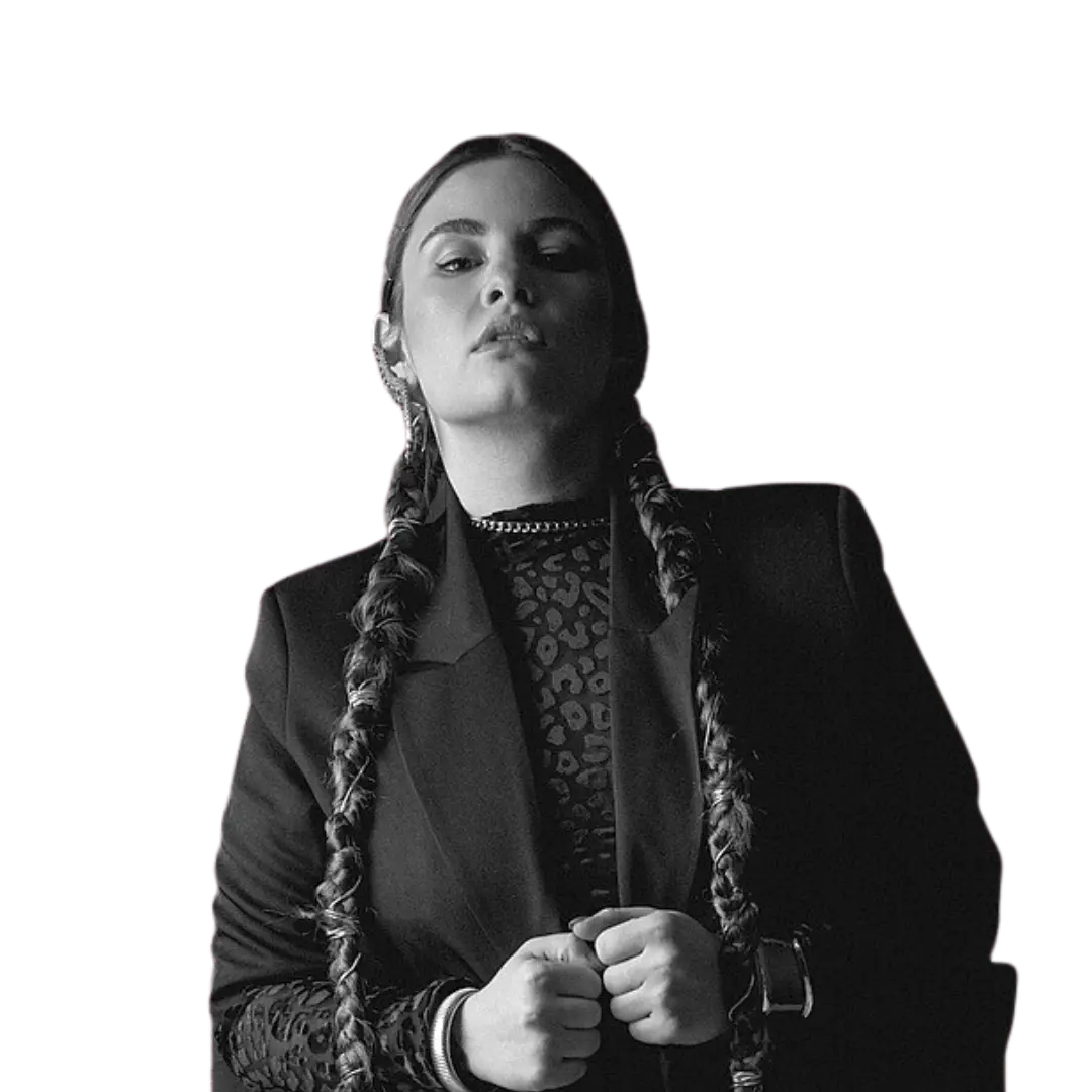 Александра Мещерякова, певица, участница группы SHOO