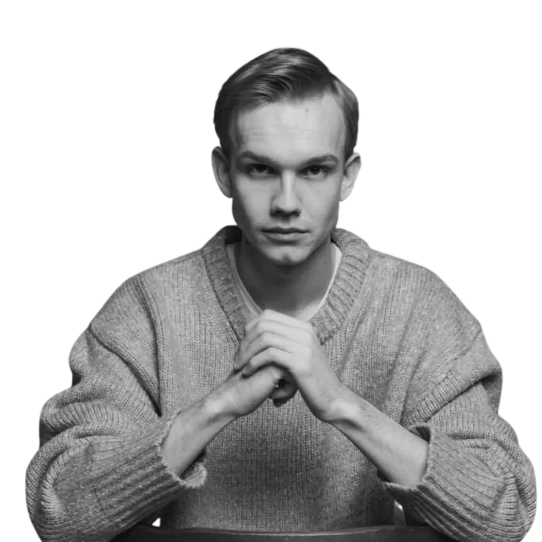Владислав Миллер — российский актер театра и кино, педагог Театральной школы Олега Табакова